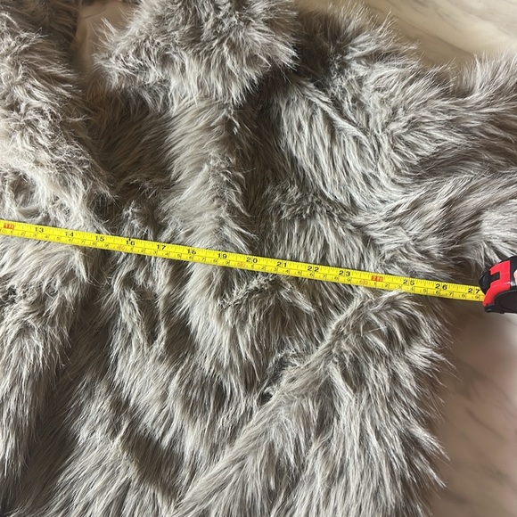 Faux Fur Shaggy Retro Y2K Coat - Picture 15 of 15